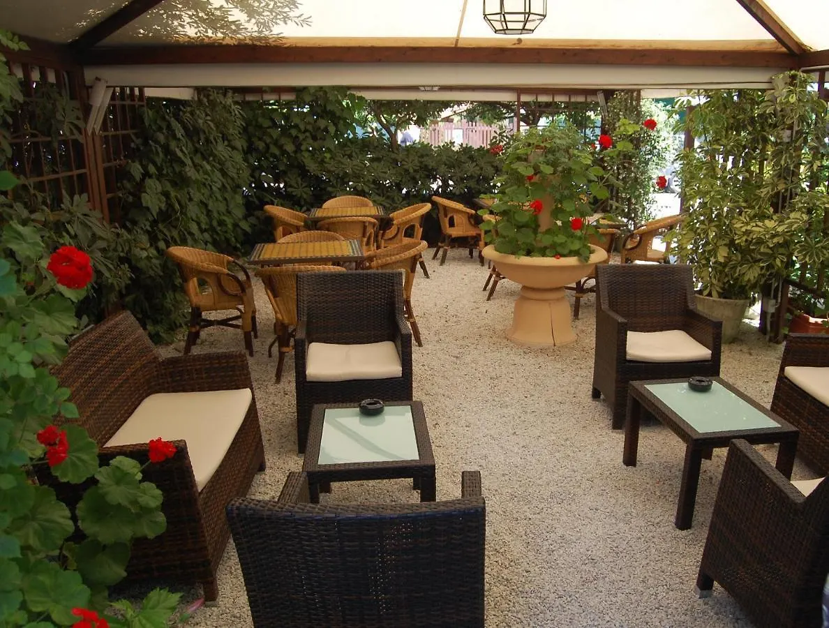 Hotel Ellymar Vada