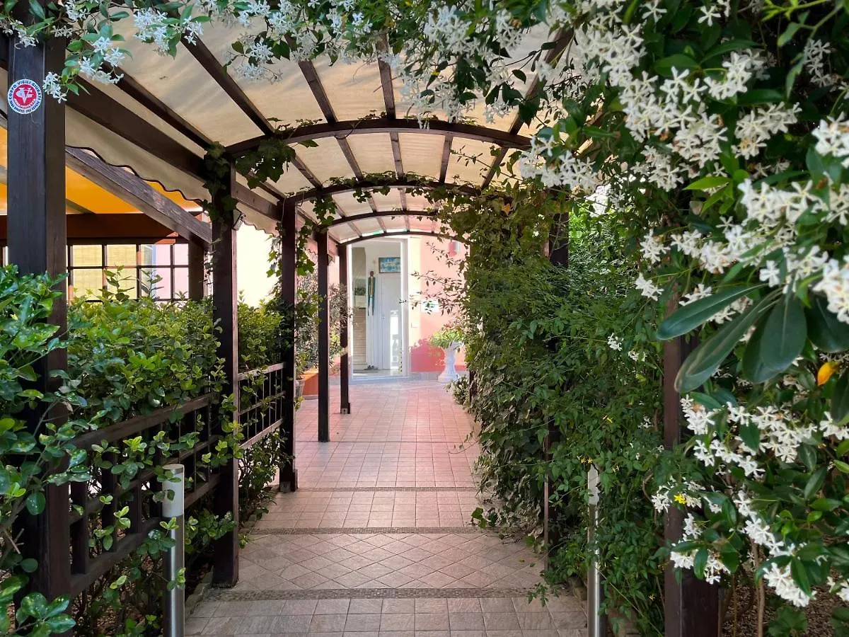 Hotel Ellymar Vada Italië